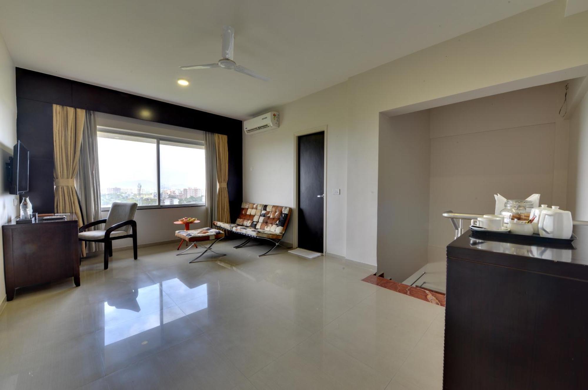 The Fern Residency, Vadgaon - Talegaon, Pune Extérieur photo